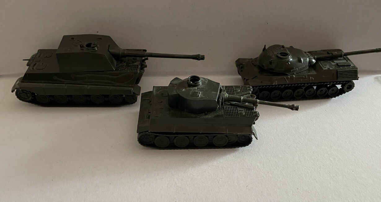 DBGM Mini Tanks Tiger Konigstiger Leopard Plastic Tank Set Of 3 Made In Austria