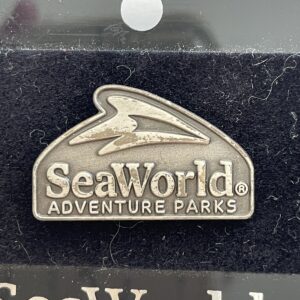 Sea World Adventure Parks Pin On Card Vintage Silver Tone Pin AS IS