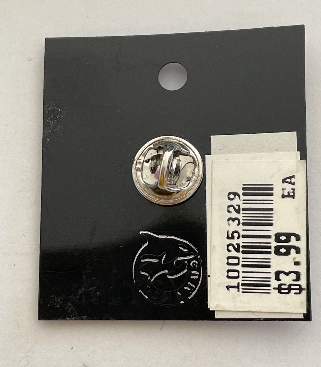 Sea World Adventure Parks Pin On Card Vintage Silver Tone Pin AS IS - Image 3