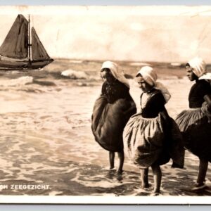 Walchersch Zeegezicht Dutch Children Wading In The Ocean Postcard RPPC