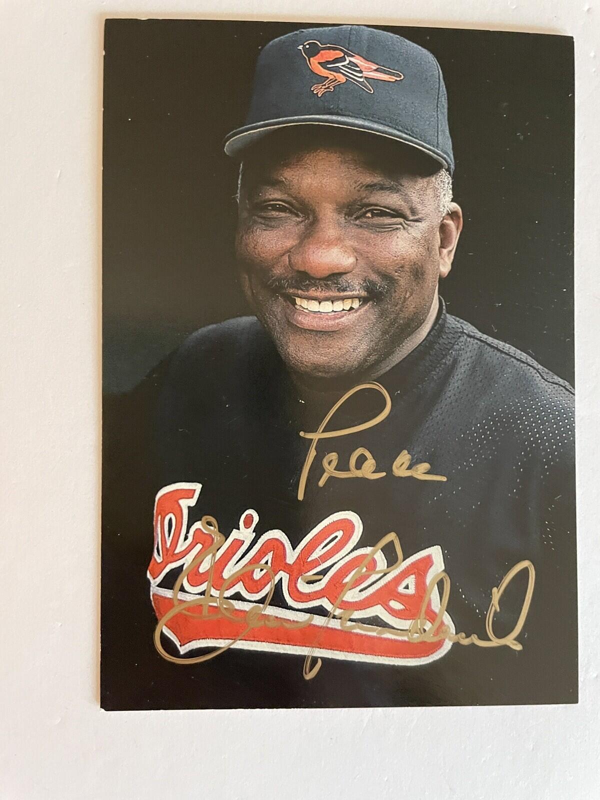 Elrod Hendricks Card Auto Baseball Player Signed Photo