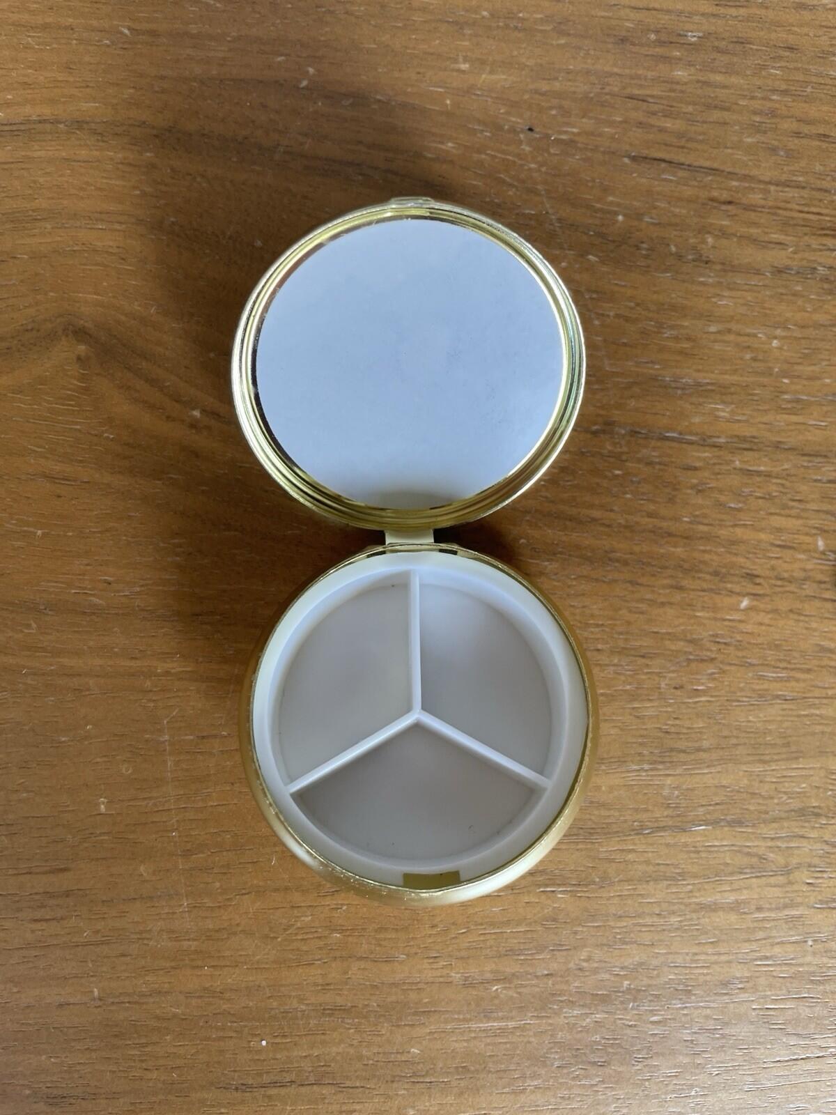 Angels Pill Box Organizer Gold Tone Cherubs Design 3 Compartments - Image 2