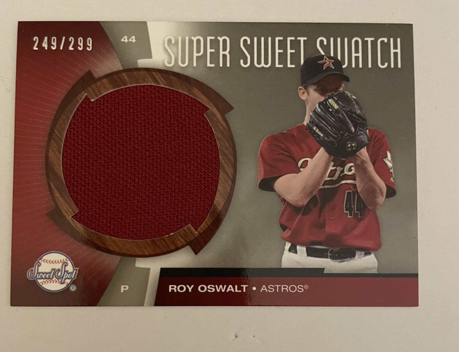 2006 Upper Deck Super Sweet Swatch Roy Oswalt #SW-RO /299 (MEM) Baseball Card