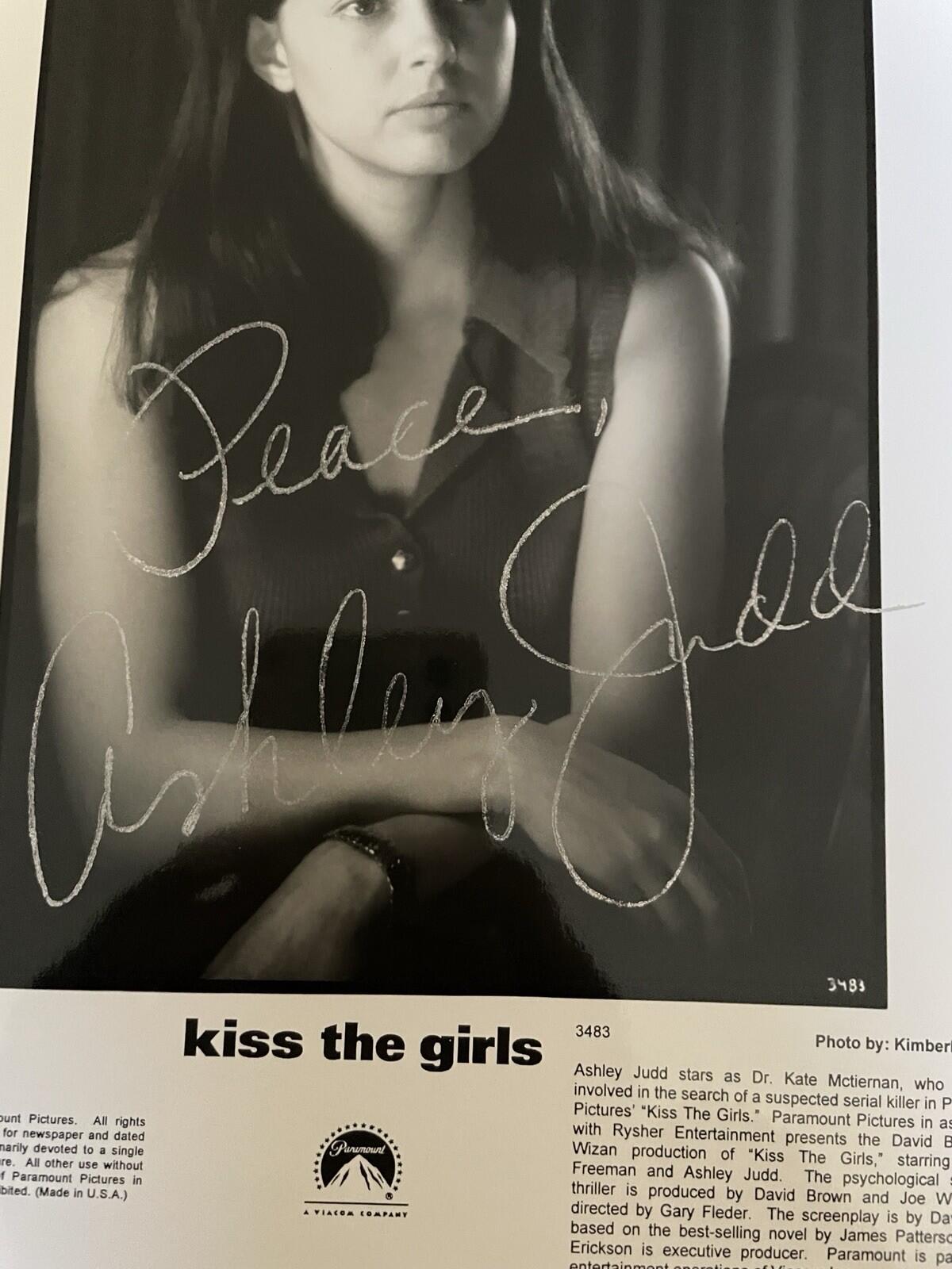Ashley Judd Signed Photo Autographed Signed Kiss The Girls Movie Photo - Image 2