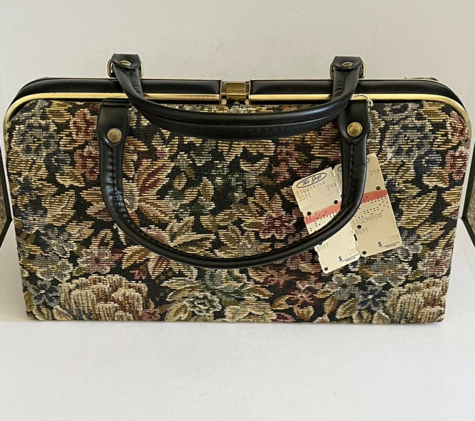 Dover Tapestry Carpet Bag Handbag Purse With Original Tag From Two Guys Vintage - Image 4