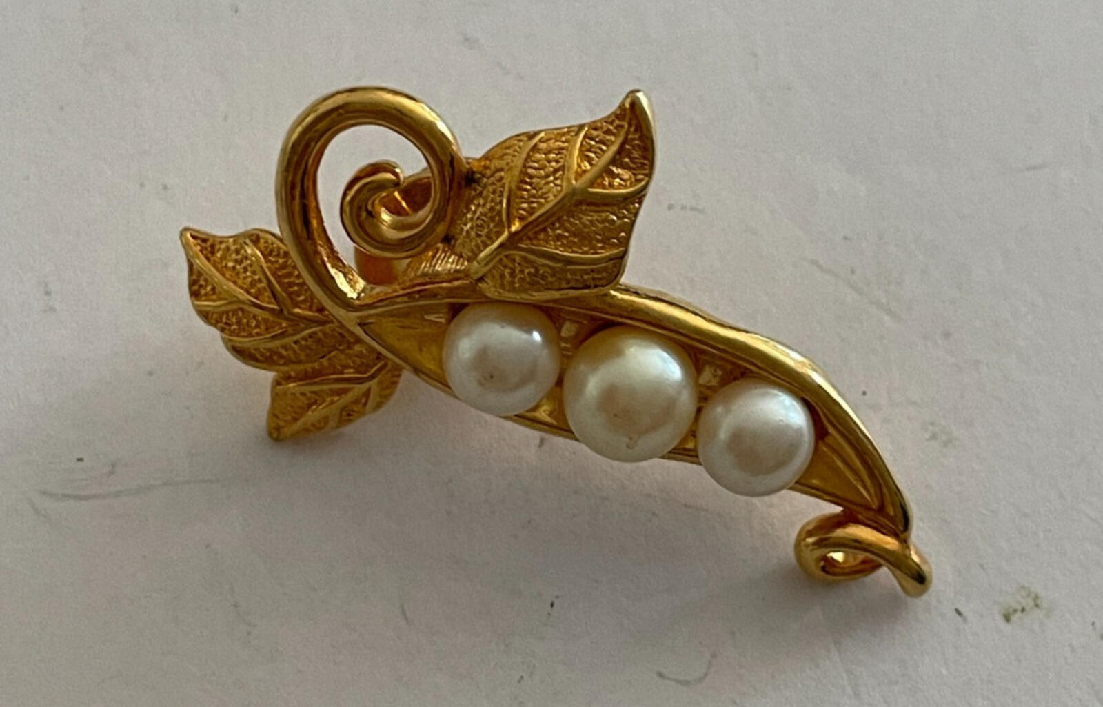 Peas In A Pod Pin Gold Tone Pin