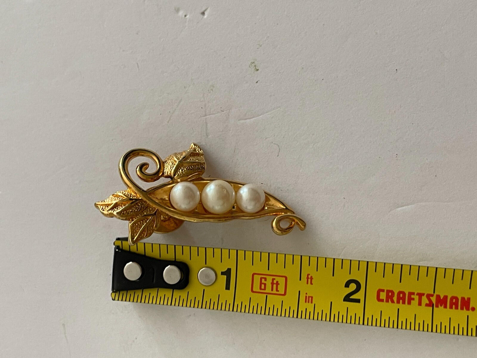 Peas In A Pod Pin Gold Tone Pin - Image 3