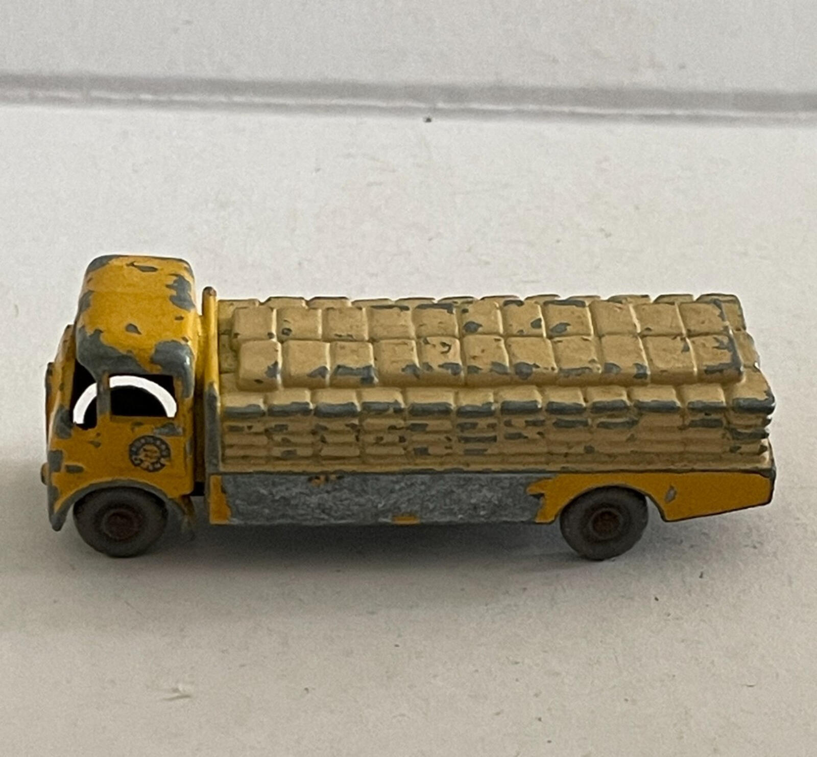 Lesney Matchbox Albion Chieftan Yellow Truck #51 Diecast Car - Image 3