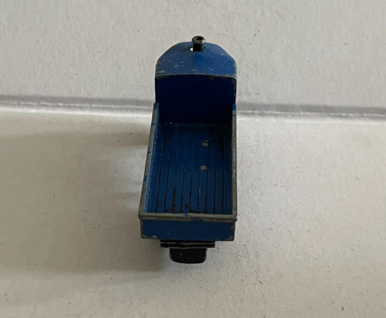 Lesney Matchbox Sand & Gravel Supplies Blue Truck #4 Diecast Car - Image 2
