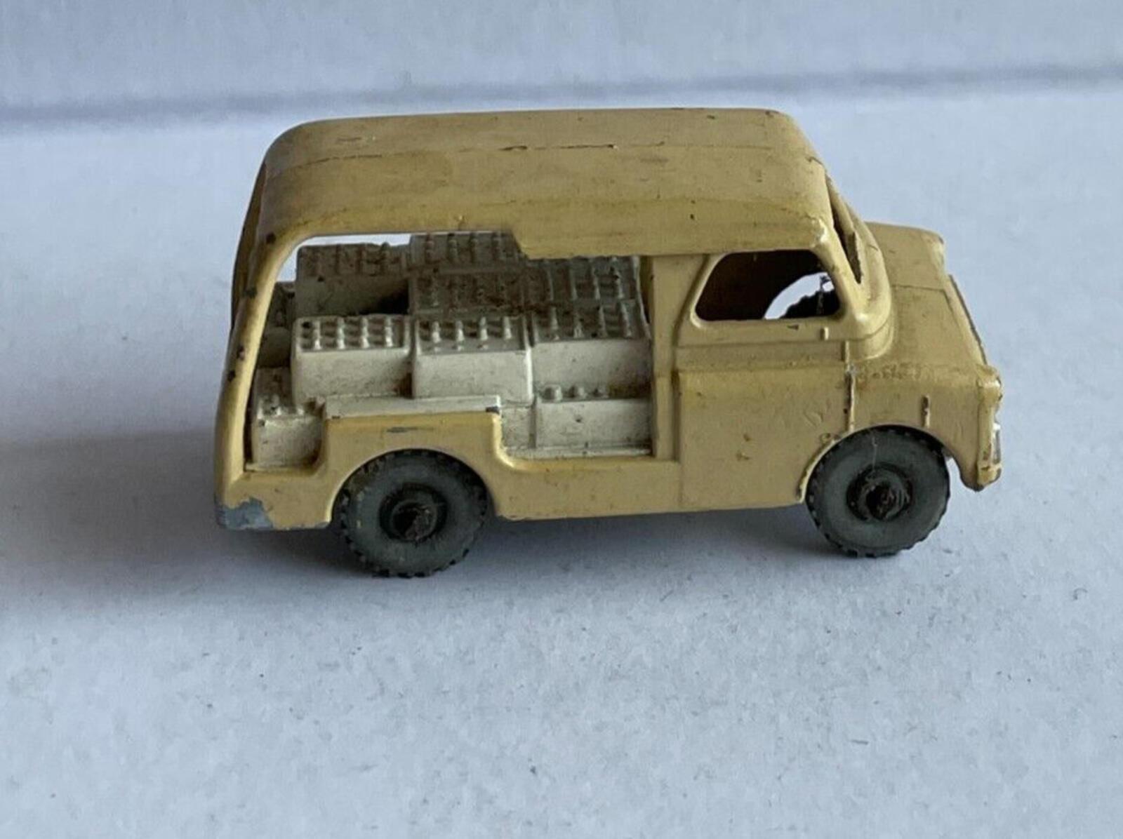 Matchbox Lesney Bedford Truck Milk Delivery Van #29 Diecast Car - Image 3