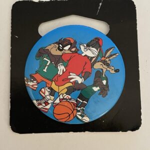Bugs Bunny Taz Tasmanian Devil Wile E Coyote Space Jam Basketball Button Pin NOS