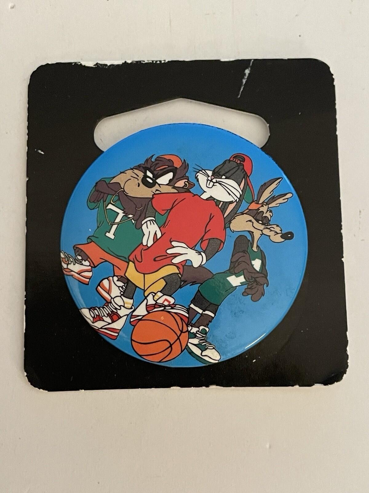 Bugs Bunny Taz Tasmanian Devil Wile E Coyote Space Jam Basketball Button Pin NOS