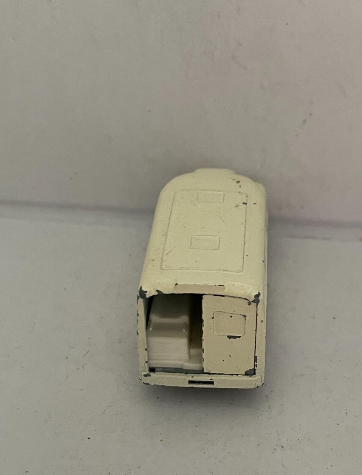 Matchbox Lesney White Lomas Ambulance Truck #14 Diecast Car Vintage Truck - Image 4