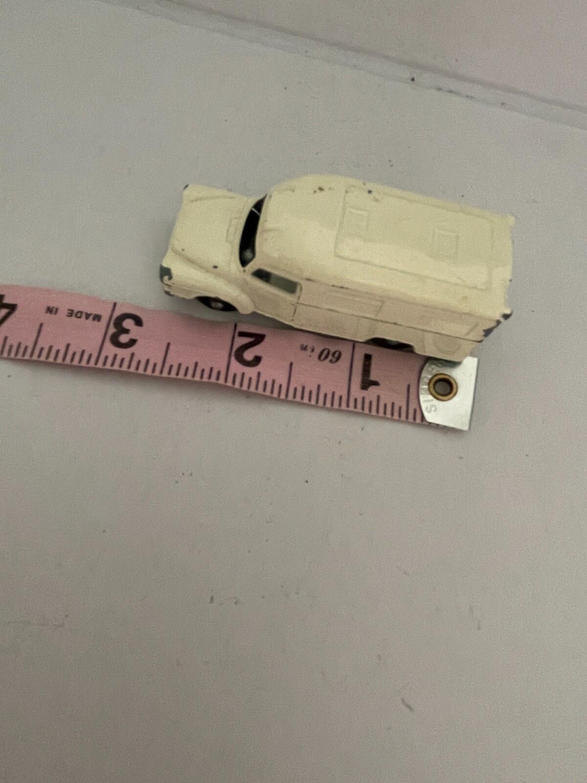 Matchbox Lesney White Lomas Ambulance Truck #14 Diecast Car Vintage Truck - Image 10