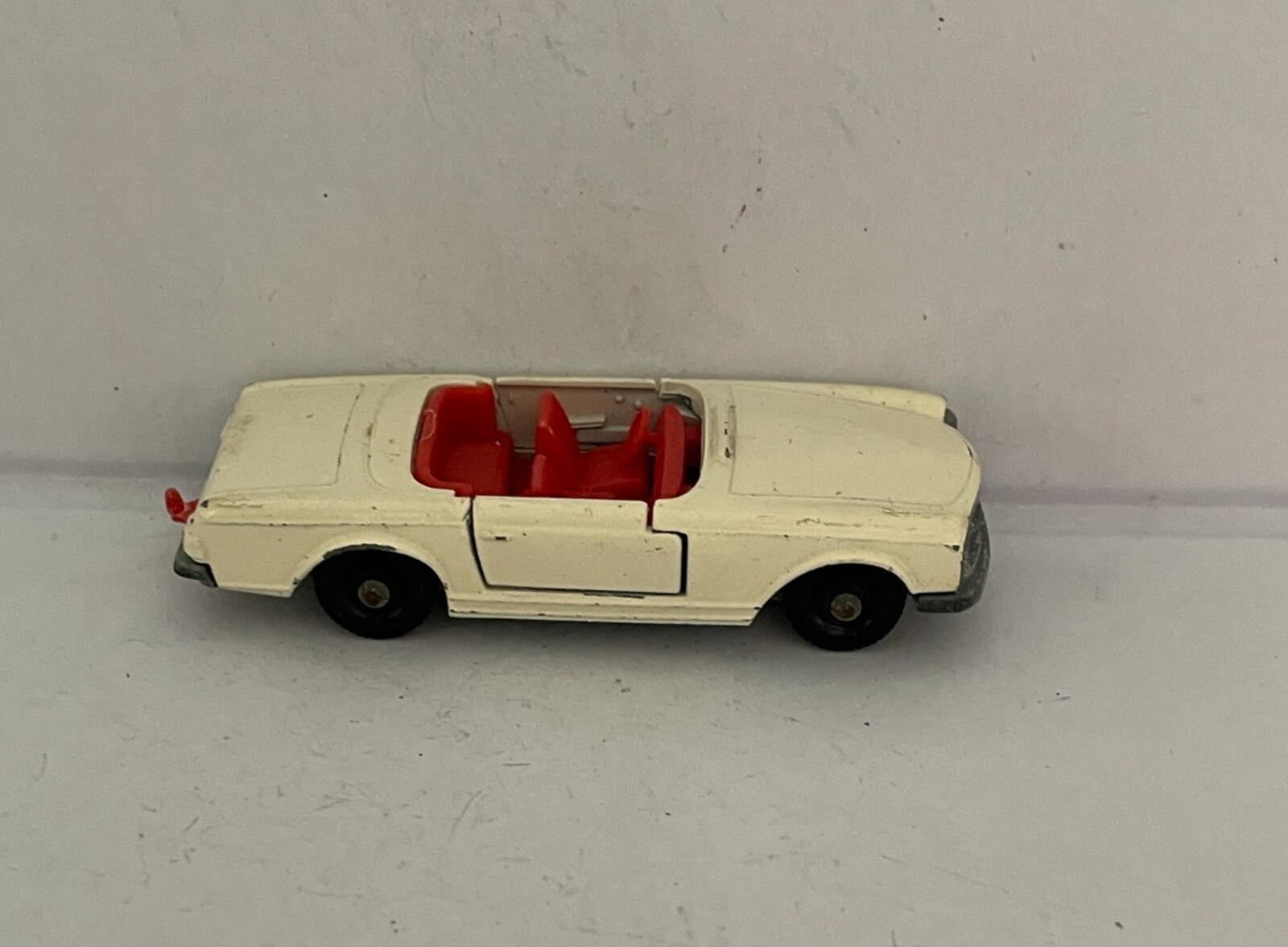 Matchbox Lesney White Mercedes 230 SL Convertible #27 Diecast Car Vintage Car - Image 4
