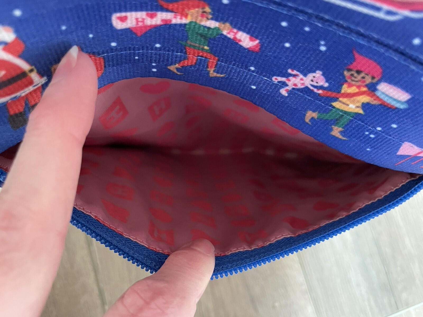 Harveys Christmas Workshop Purse Handbag Tote Santa Claus Elves Teddy Bear 2020 - Image 8