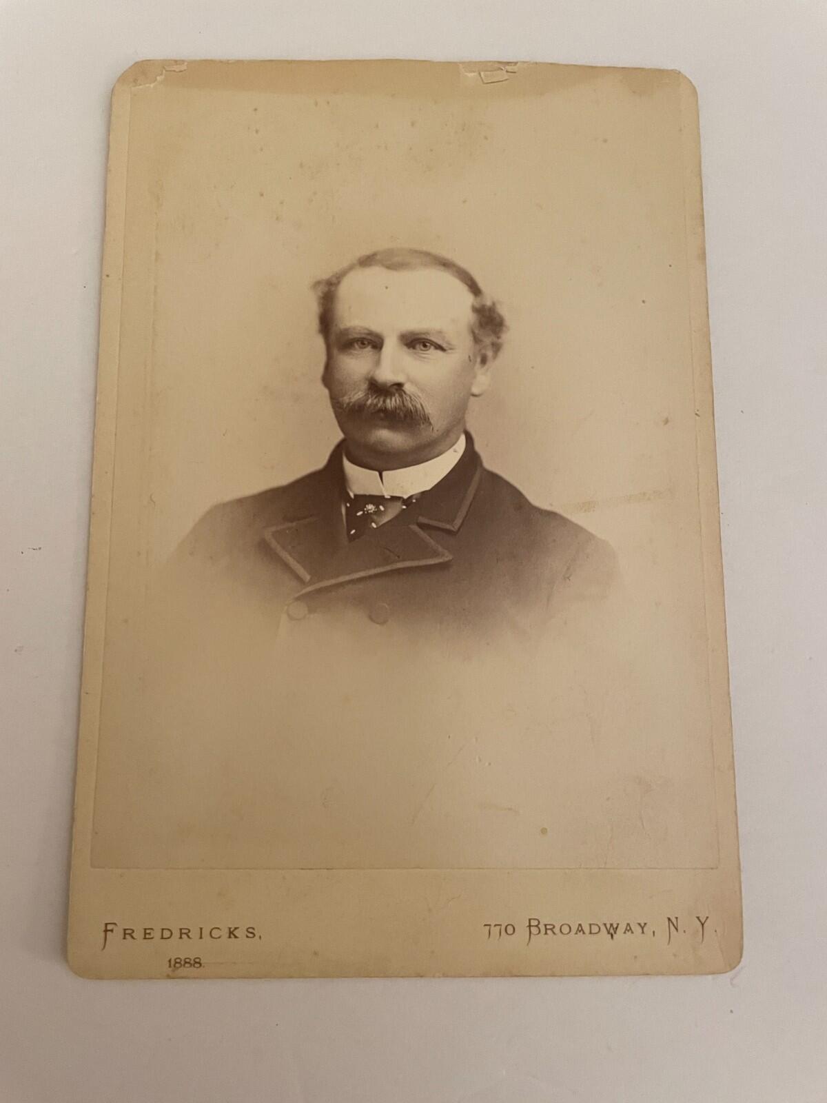 Man's Portrait Photo Cabinet Card Fredricks Knickerbocker Family Portrait