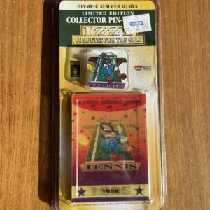 1996 Atlanta Olympic Summer Games Izzy Competes For The Gold Tennis Pin & Card
