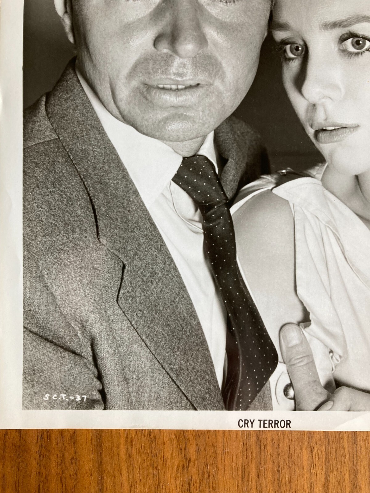 James Mason Photo & Inger Stevens Photo Cry Terror Movie Photo - Image 4